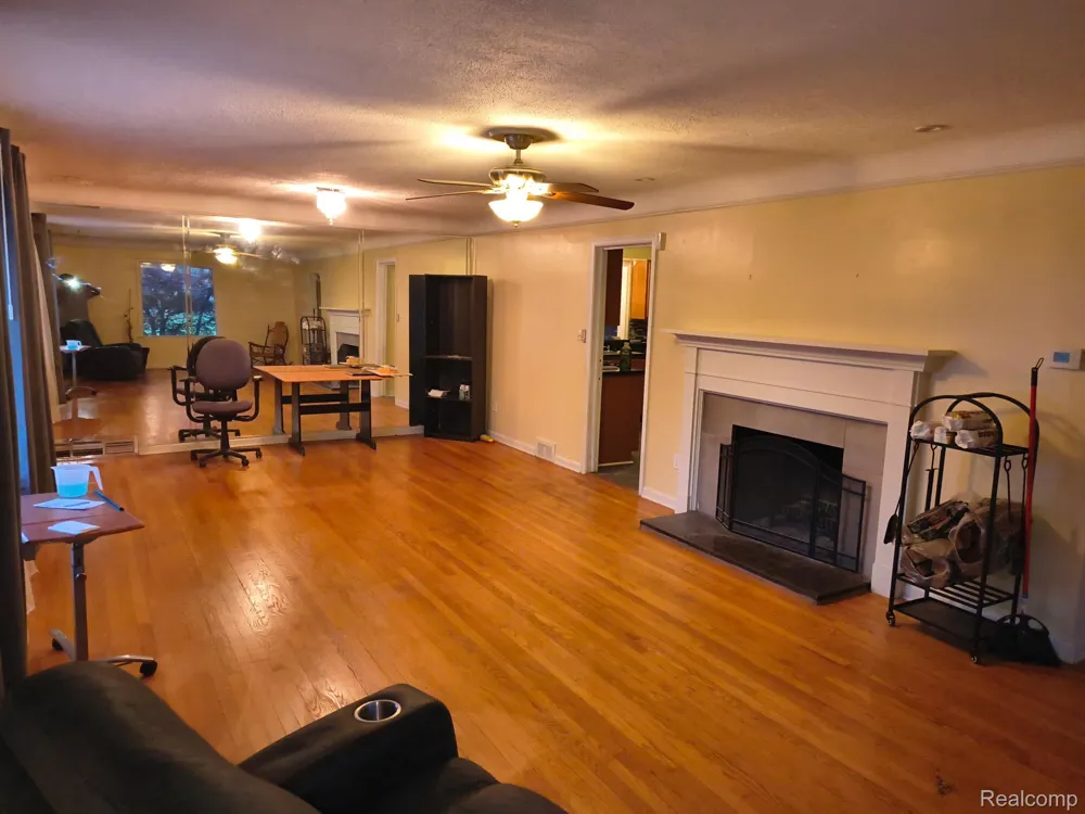27315 Lathrup Boulevard Lathrup Village City, MI 48076