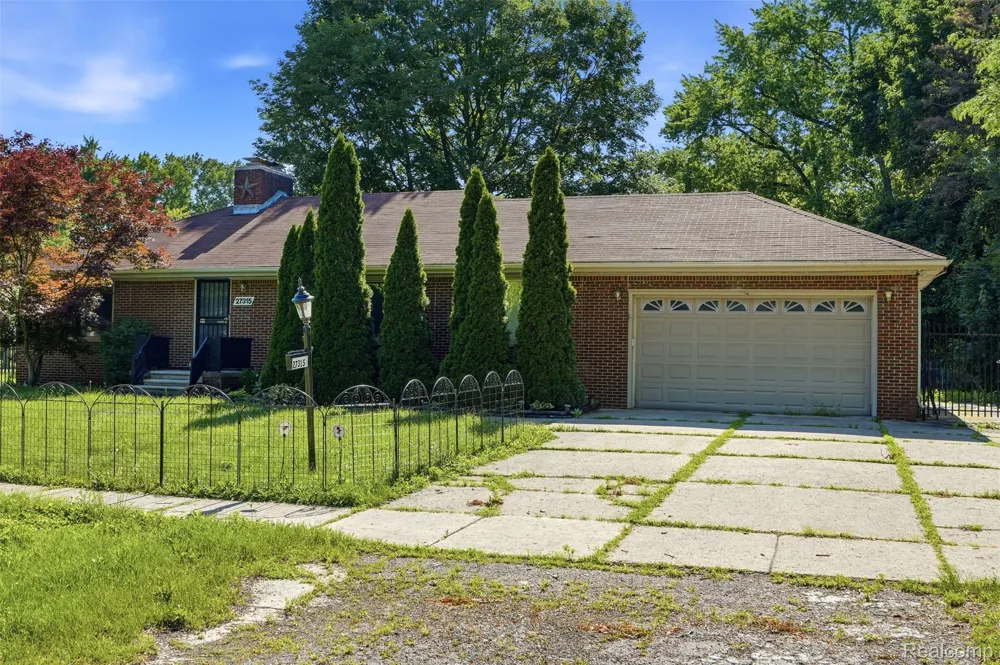 27315 Lathrup Boulevard Lathrup Village City, MI 48076