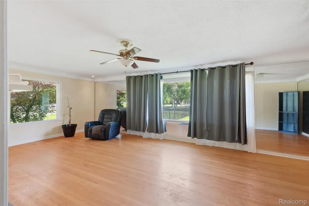 27315 Lathrup Boulevard Lathrup Village City, MI 48076