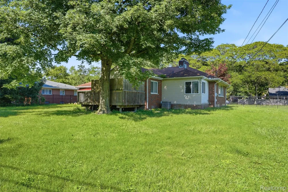 27315 Lathrup Boulevard Lathrup Village City, MI 48076