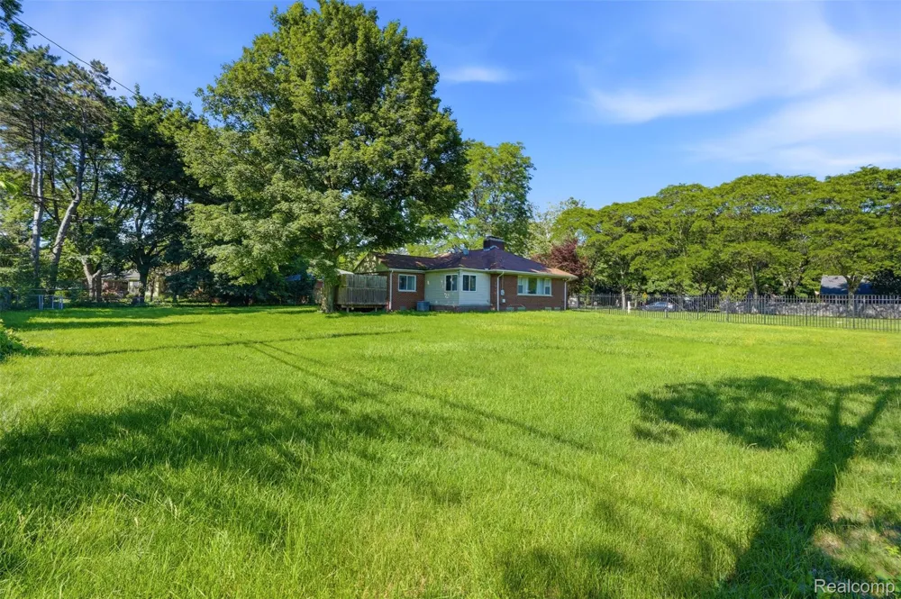 27315 Lathrup Boulevard Lathrup Village City, MI 48076