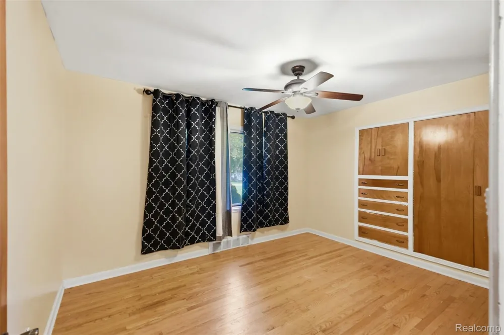 27315 Lathrup Boulevard Lathrup Village City, MI 48076