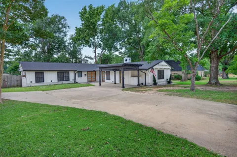 902 Ward Lane