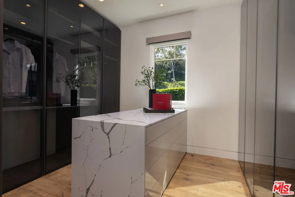 1722 San Remo Drive Pacific Palisades, CA 90272