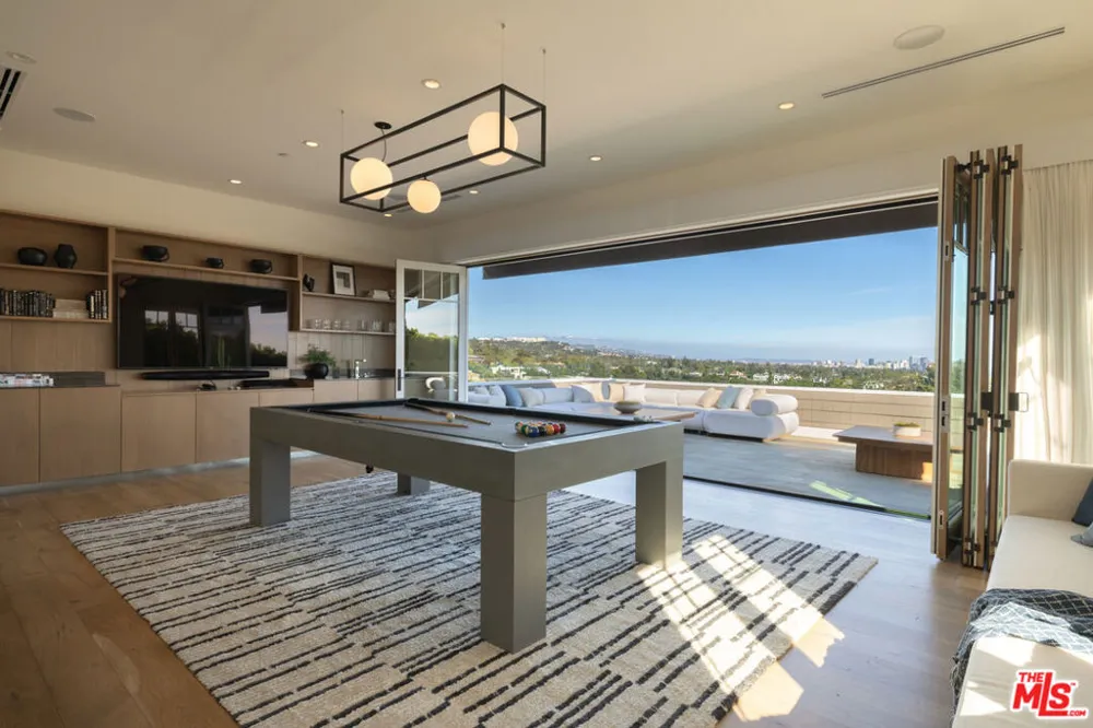1722 San Remo Drive Pacific Palisades, CA 90272