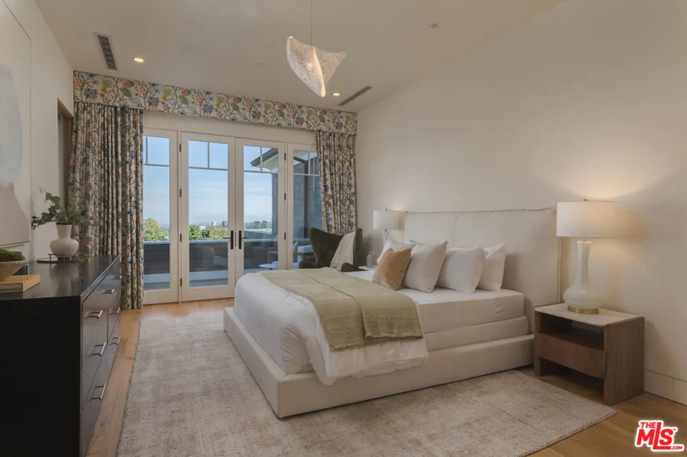 1722 San Remo Drive Pacific Palisades, CA 90272
