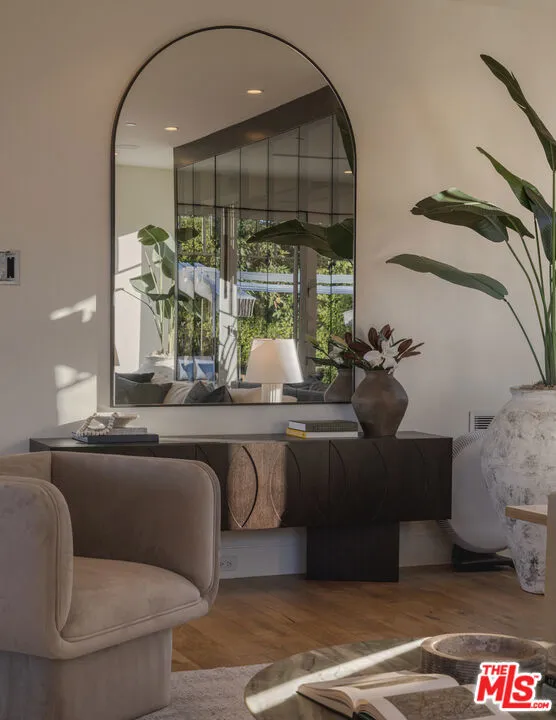 1722 San Remo Drive Pacific Palisades, CA 90272
