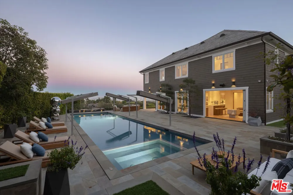1722 San Remo Drive Pacific Palisades, CA 90272