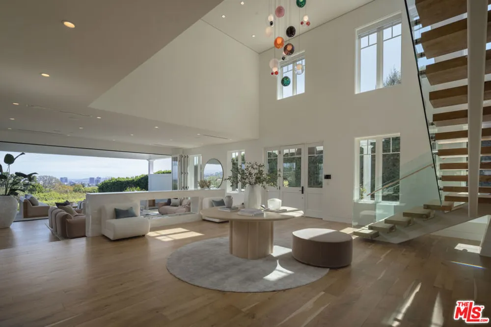1722 San Remo Drive Pacific Palisades, CA 90272