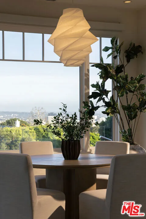 1722 San Remo Drive Pacific Palisades, CA 90272