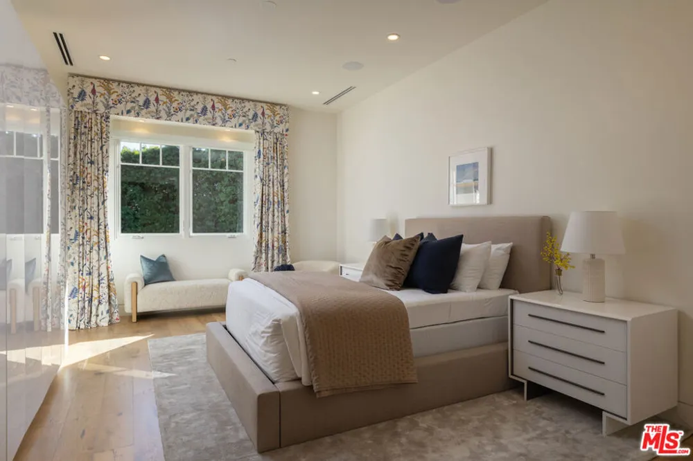 1722 San Remo Drive Pacific Palisades, CA 90272