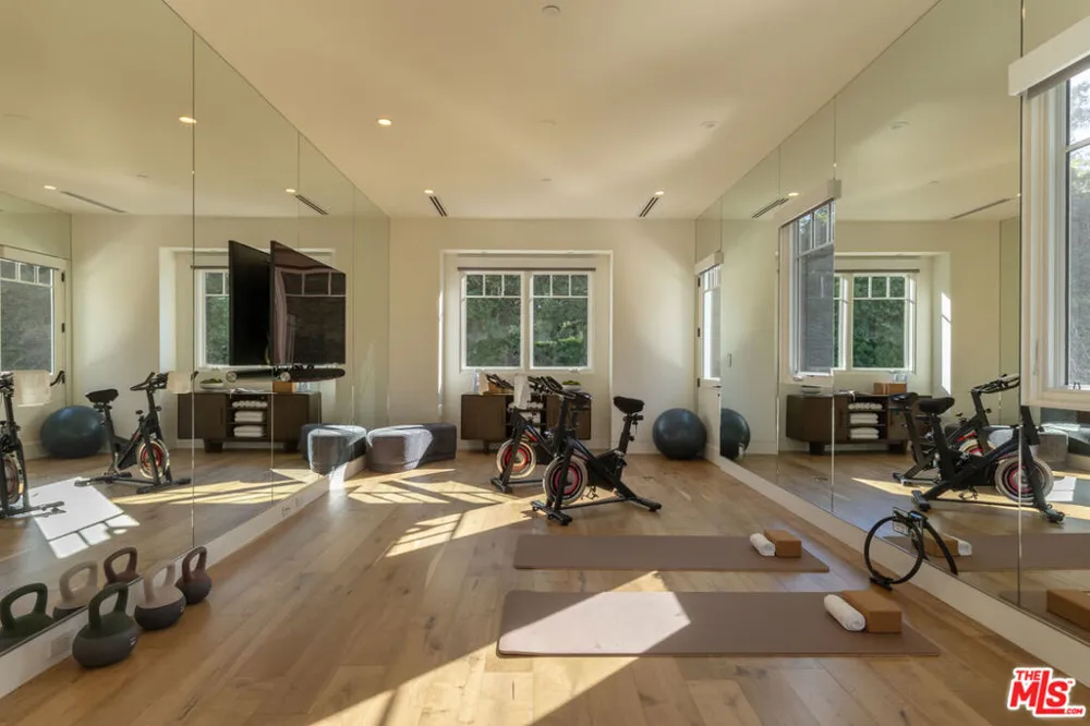 1722 San Remo Drive Pacific Palisades, CA 90272