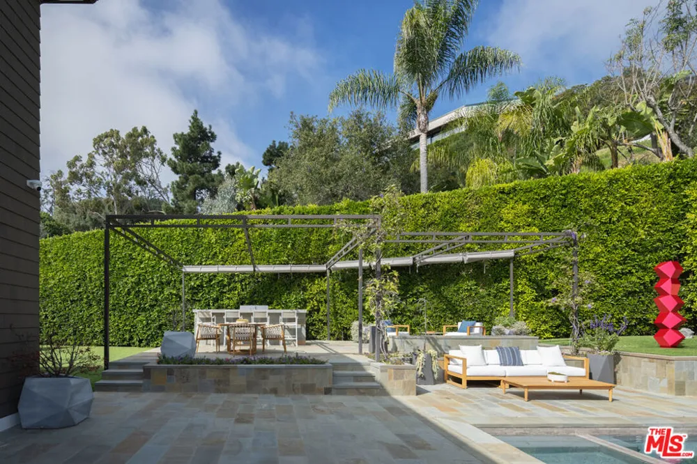 1722 San Remo Drive Pacific Palisades, CA 90272