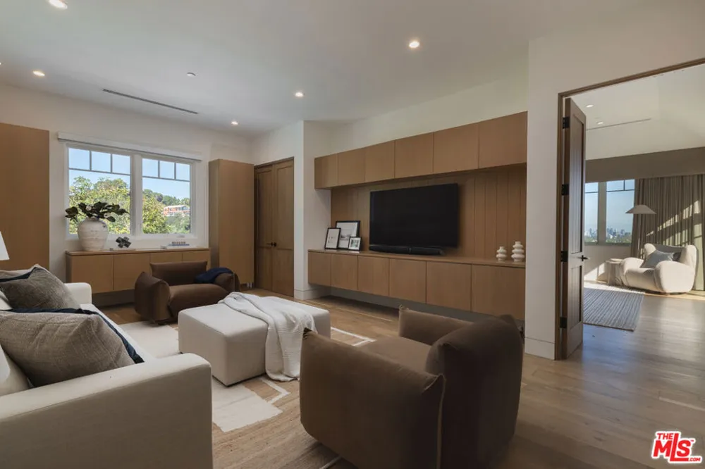1722 San Remo Drive Pacific Palisades, CA 90272