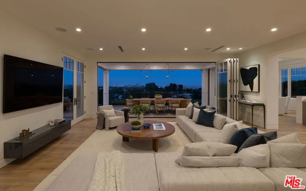 1722 San Remo Drive Pacific Palisades, CA 90272