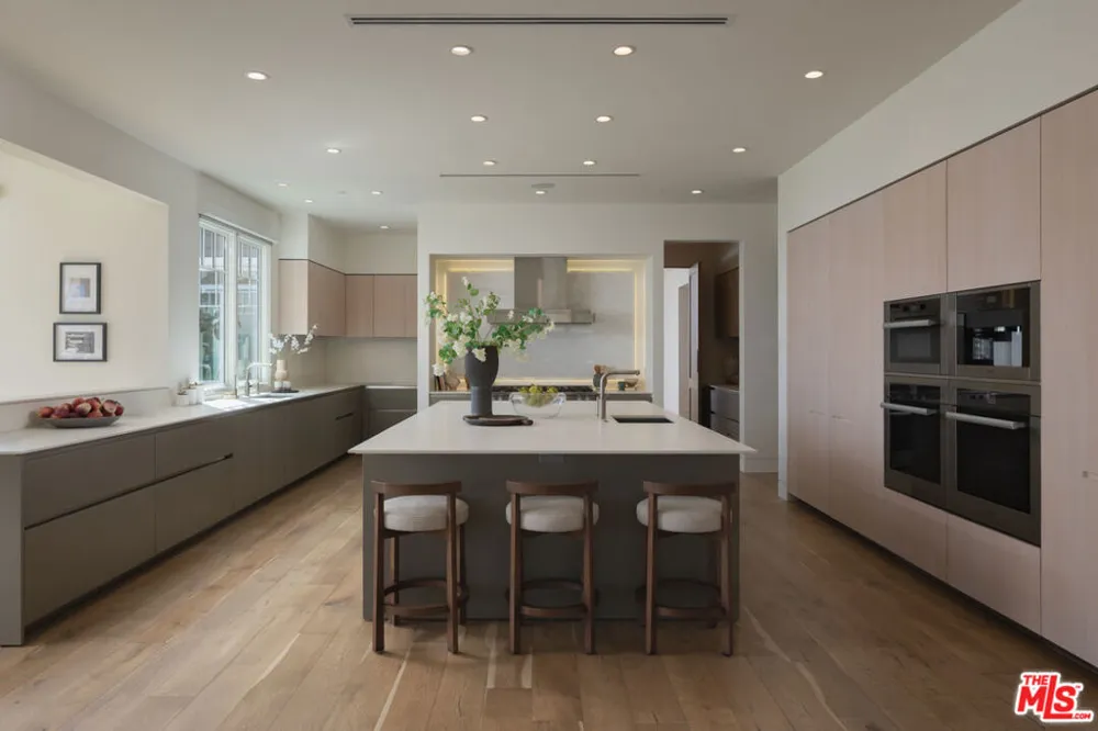 1722 San Remo Drive Pacific Palisades, CA 90272