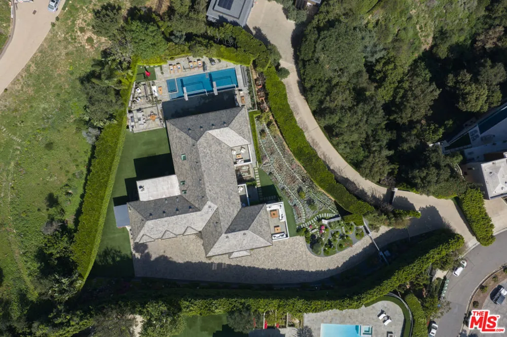 1722 San Remo Drive Pacific Palisades, CA 90272