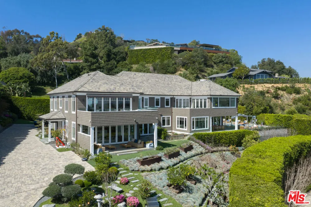 1722 San Remo Drive Pacific Palisades, CA 90272