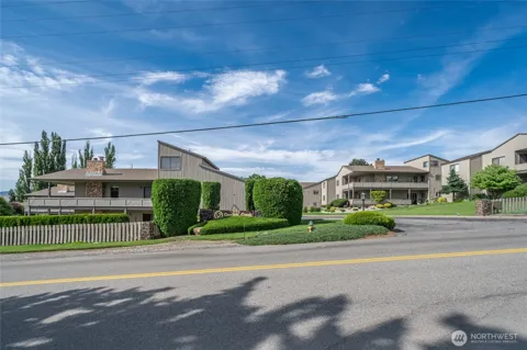 225 NE 19th Street #31