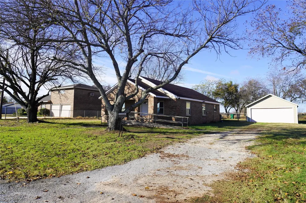 7498 State Highway 175 Montague, TX 76251