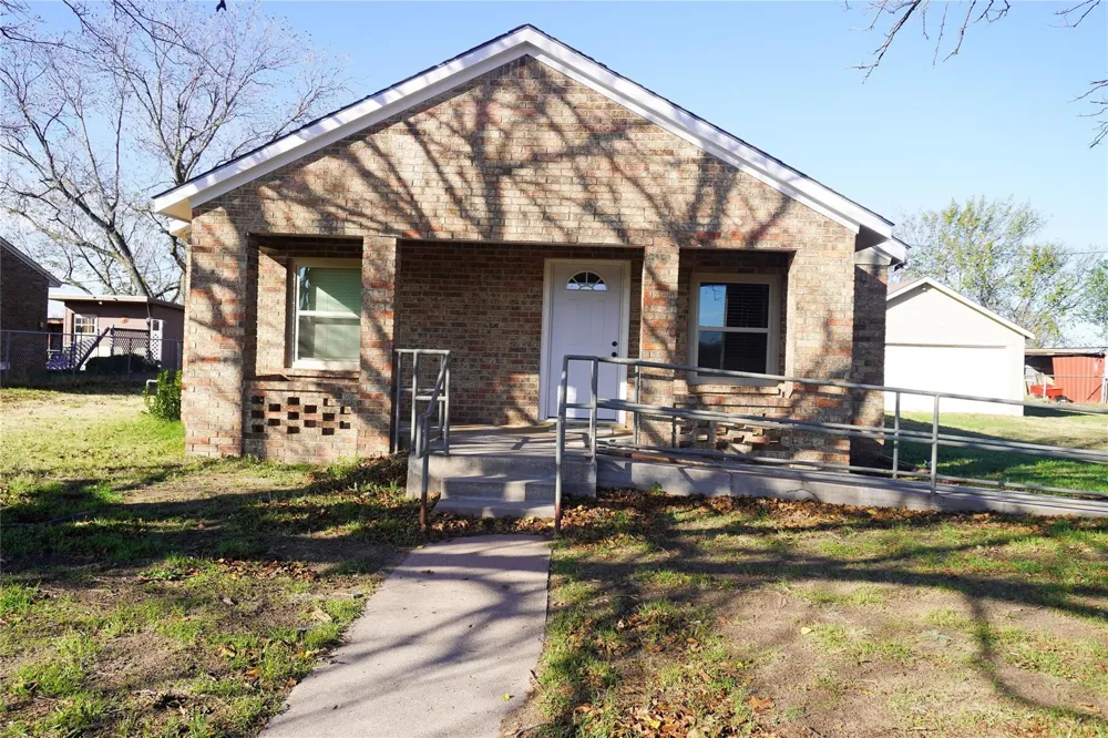 7498 State Highway 175 Montague, TX 76251