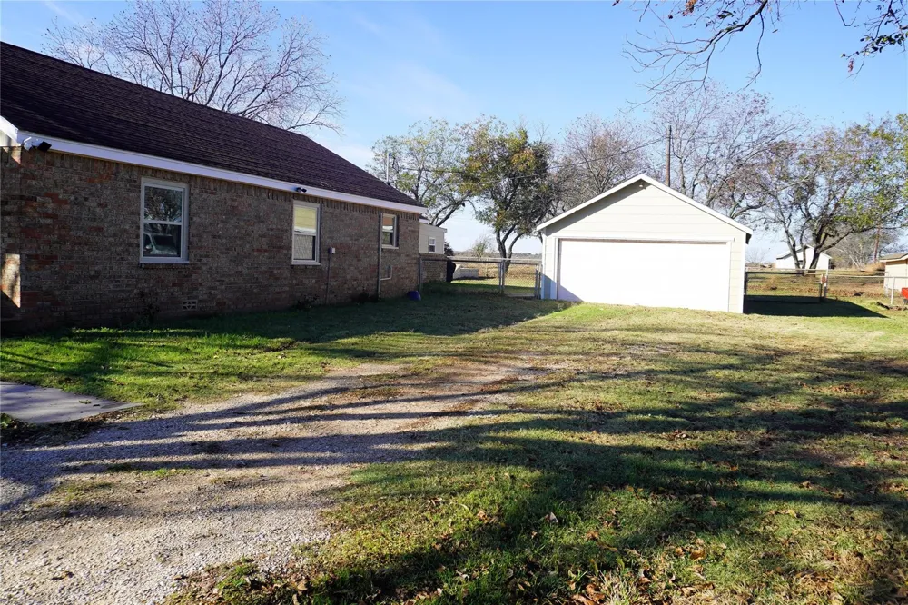 7498 State Highway 175 Montague, TX 76251