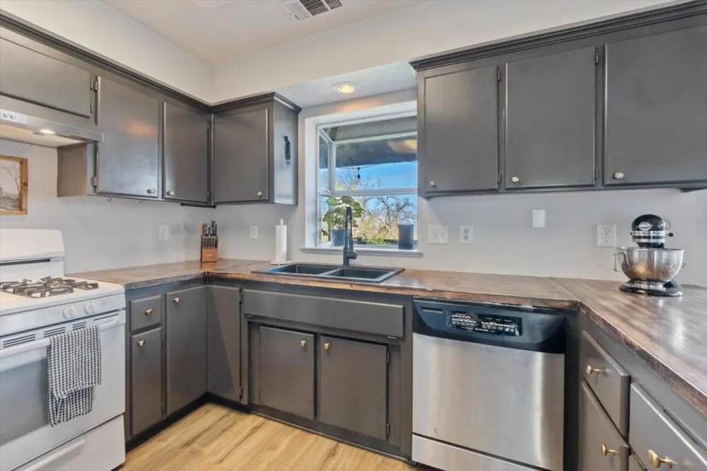 19789 Weide Way Anderson, CA 96007