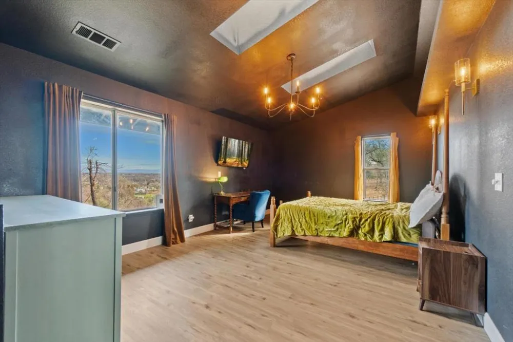 19789 Weide Way Anderson, CA 96007