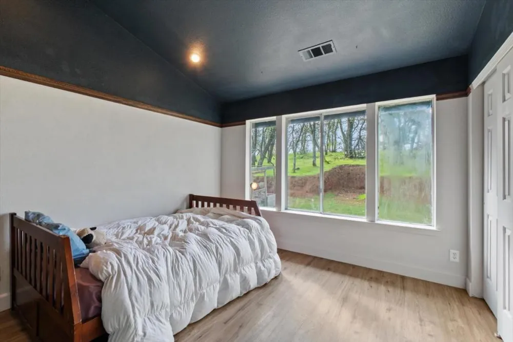 19789 Weide Way Anderson, CA 96007