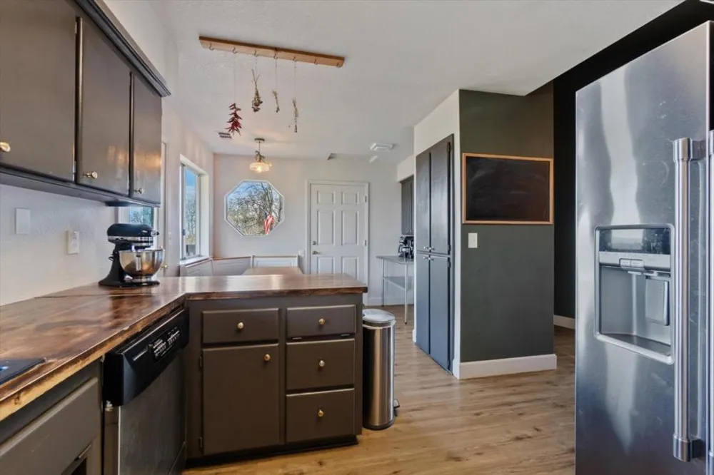 19789 Weide Way Anderson, CA 96007