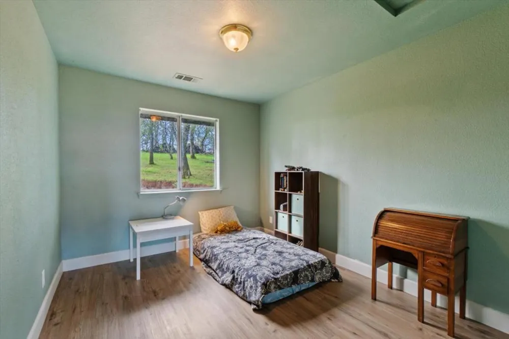 19789 Weide Way Anderson, CA 96007