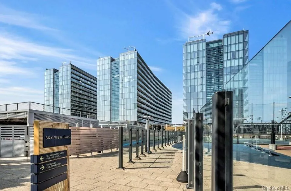 131-01 40th Road #PH2P Flushing, NY 11354