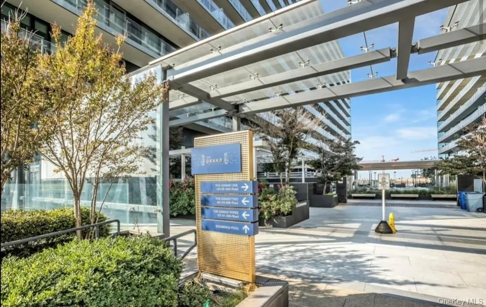 131-01 40th Road #PH2P Flushing, NY 11354