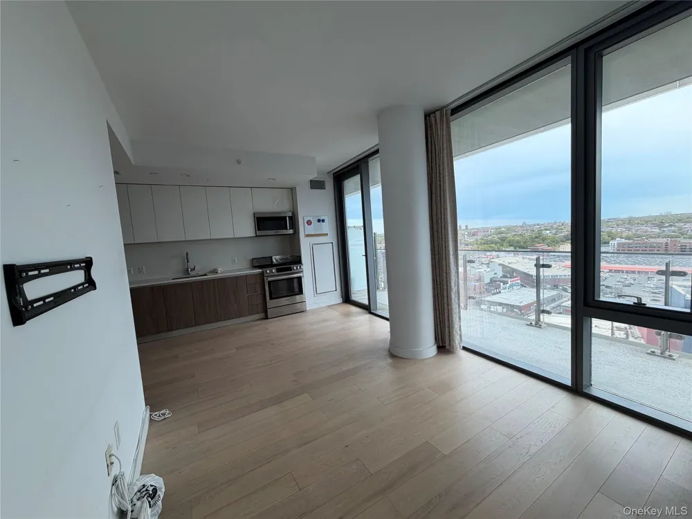 131-01 40th Road #PH2P Flushing, NY 11354
