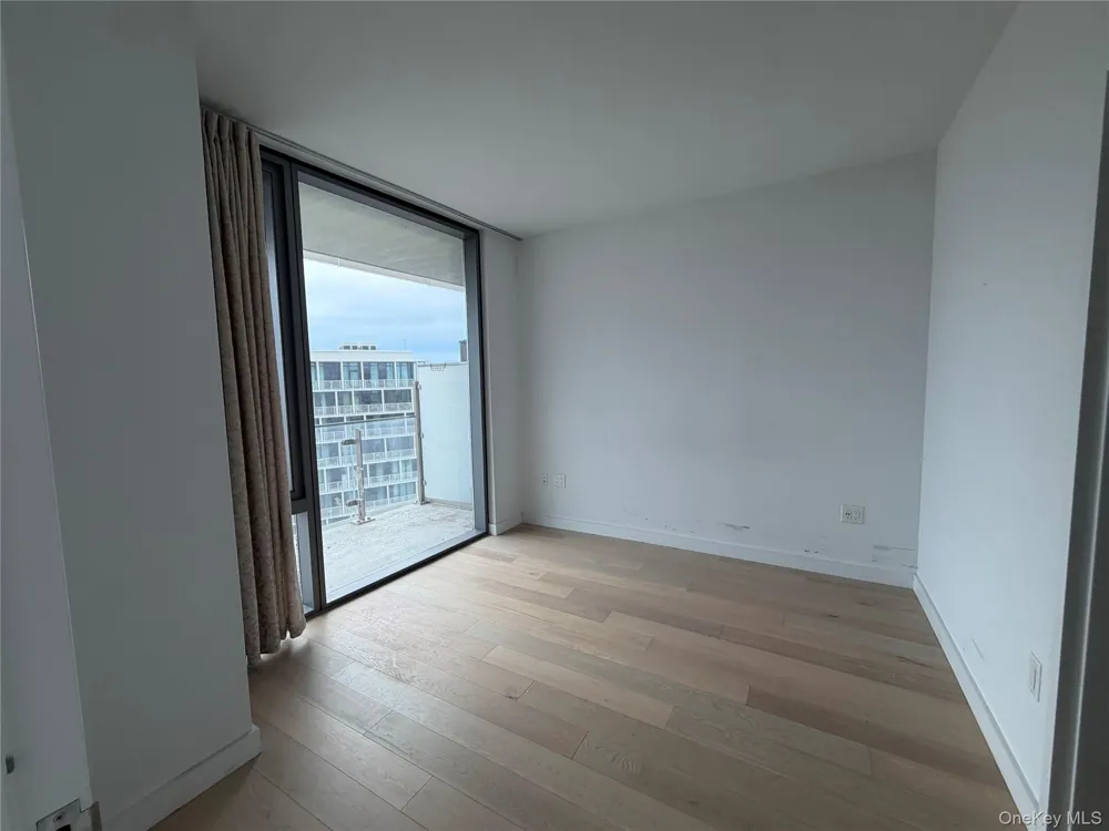 131-01 40th Road #PH2P Flushing, NY 11354