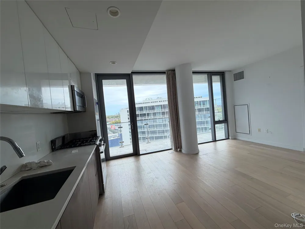 131-01 40th Road #PH2P Flushing, NY 11354