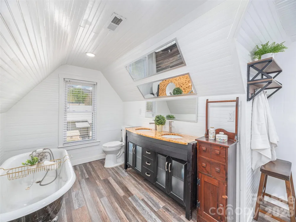 274 Charles Street Clyde, NC 28721
