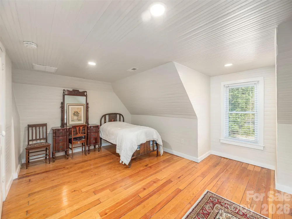 274 Charles Street Clyde, NC 28721