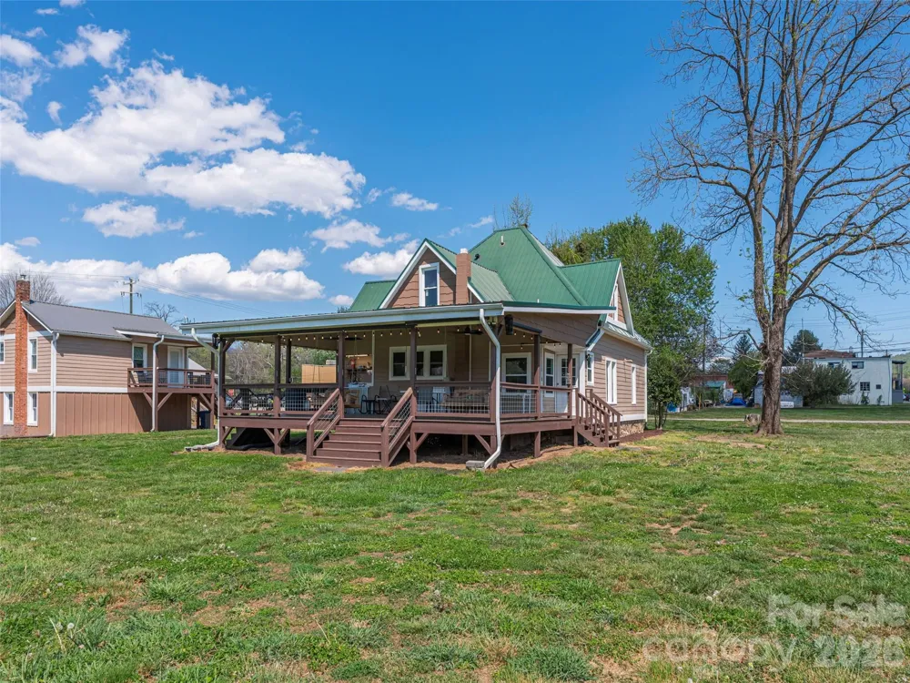 274 Charles Street Clyde, NC 28721
