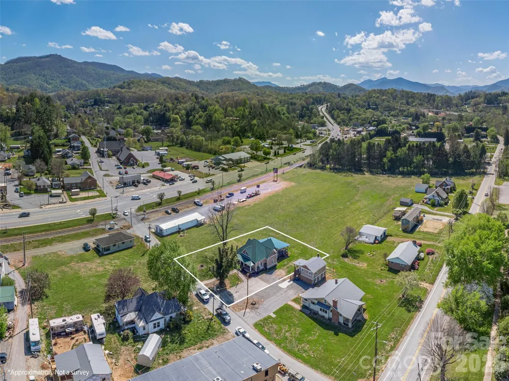 274 Charles Street Clyde, NC 28721