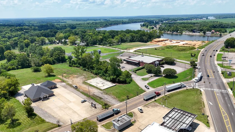 665 WATER ST Savannah, TN 38372