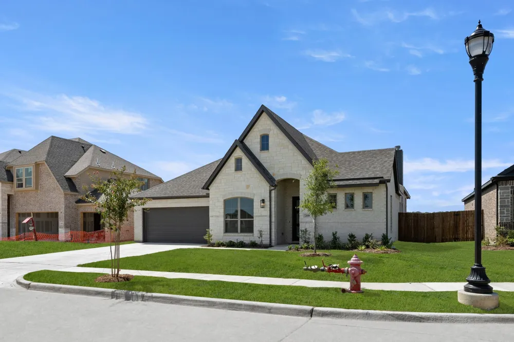2608 Alyssa Street Burleson, TX 76028