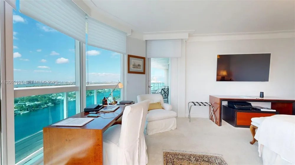 5025 Collins Ave #2206 Miami Beach, FL 33140