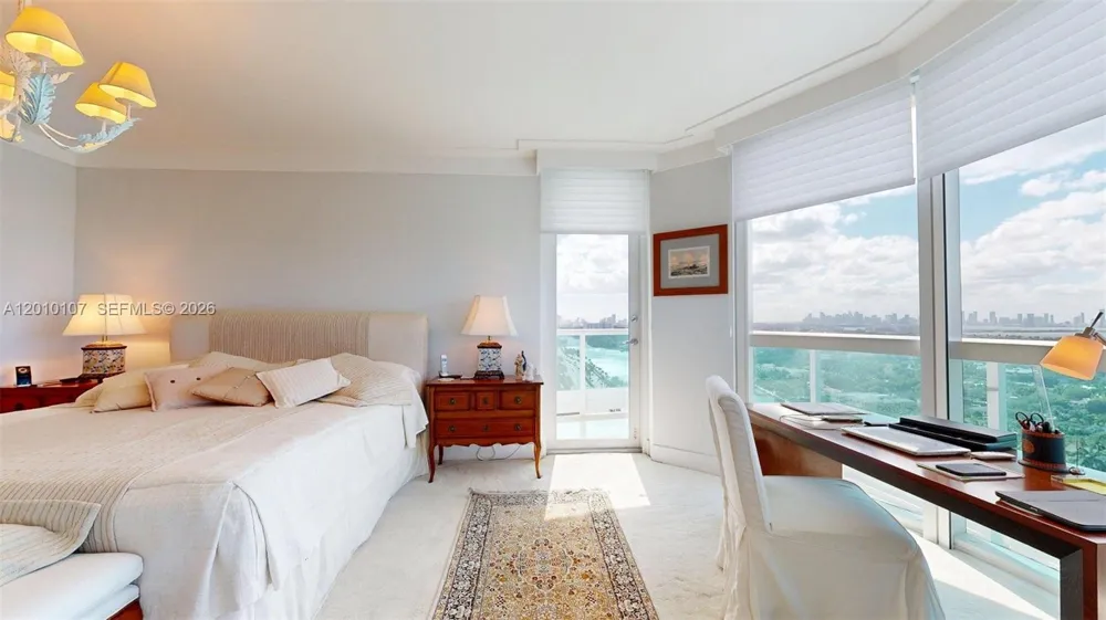 5025 Collins Ave #2206 Miami Beach, FL 33140