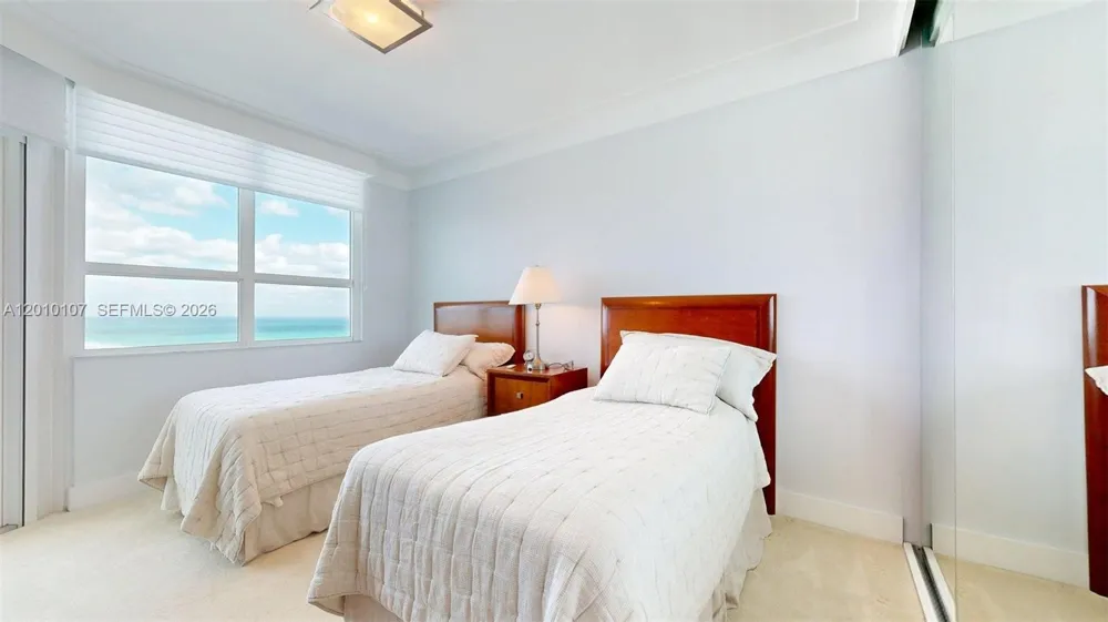 5025 Collins Ave #2206 Miami Beach, FL 33140