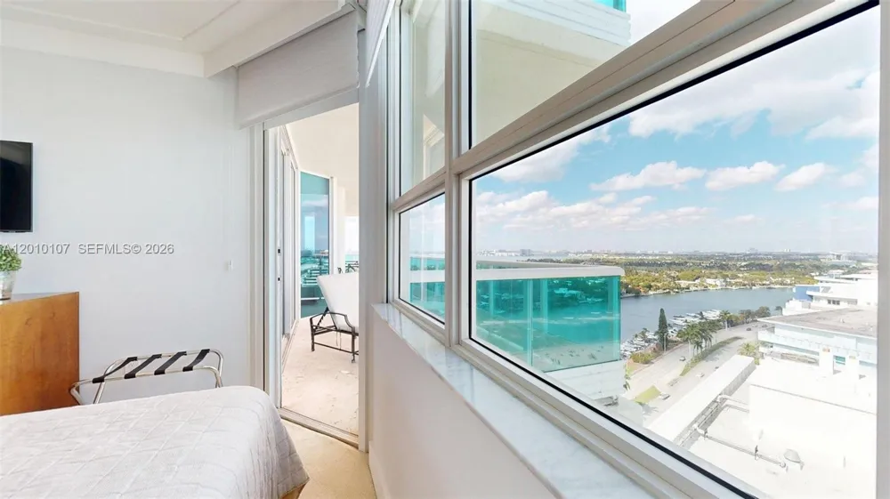 5025 Collins Ave #2206 Miami Beach, FL 33140