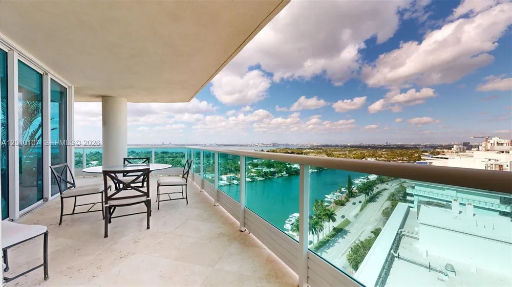 5025 Collins Ave #2206 Miami Beach, FL 33140