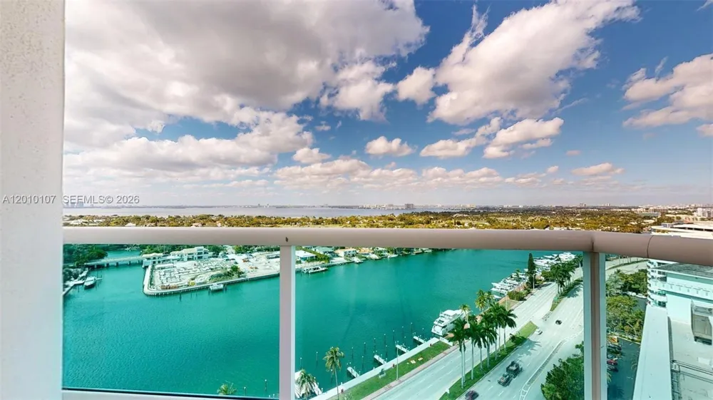 5025 Collins Ave #2206 Miami Beach, FL 33140