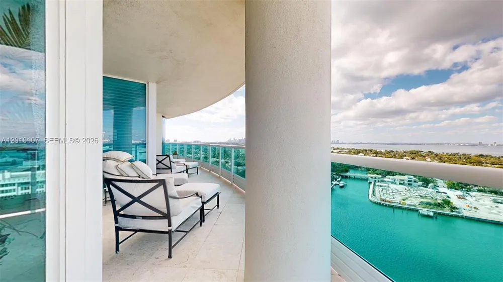 5025 Collins Ave #2206 Miami Beach, FL 33140