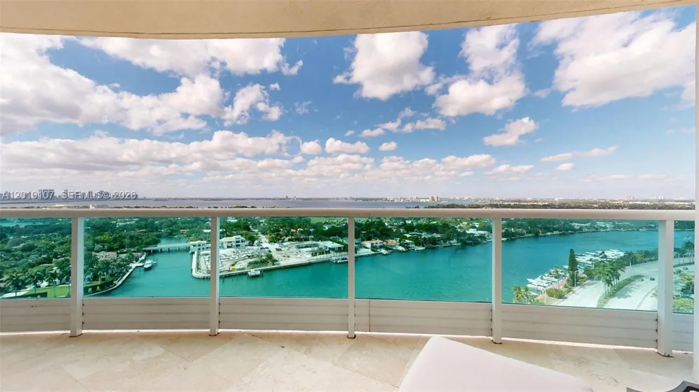 5025 Collins Ave #2206 Miami Beach, FL 33140